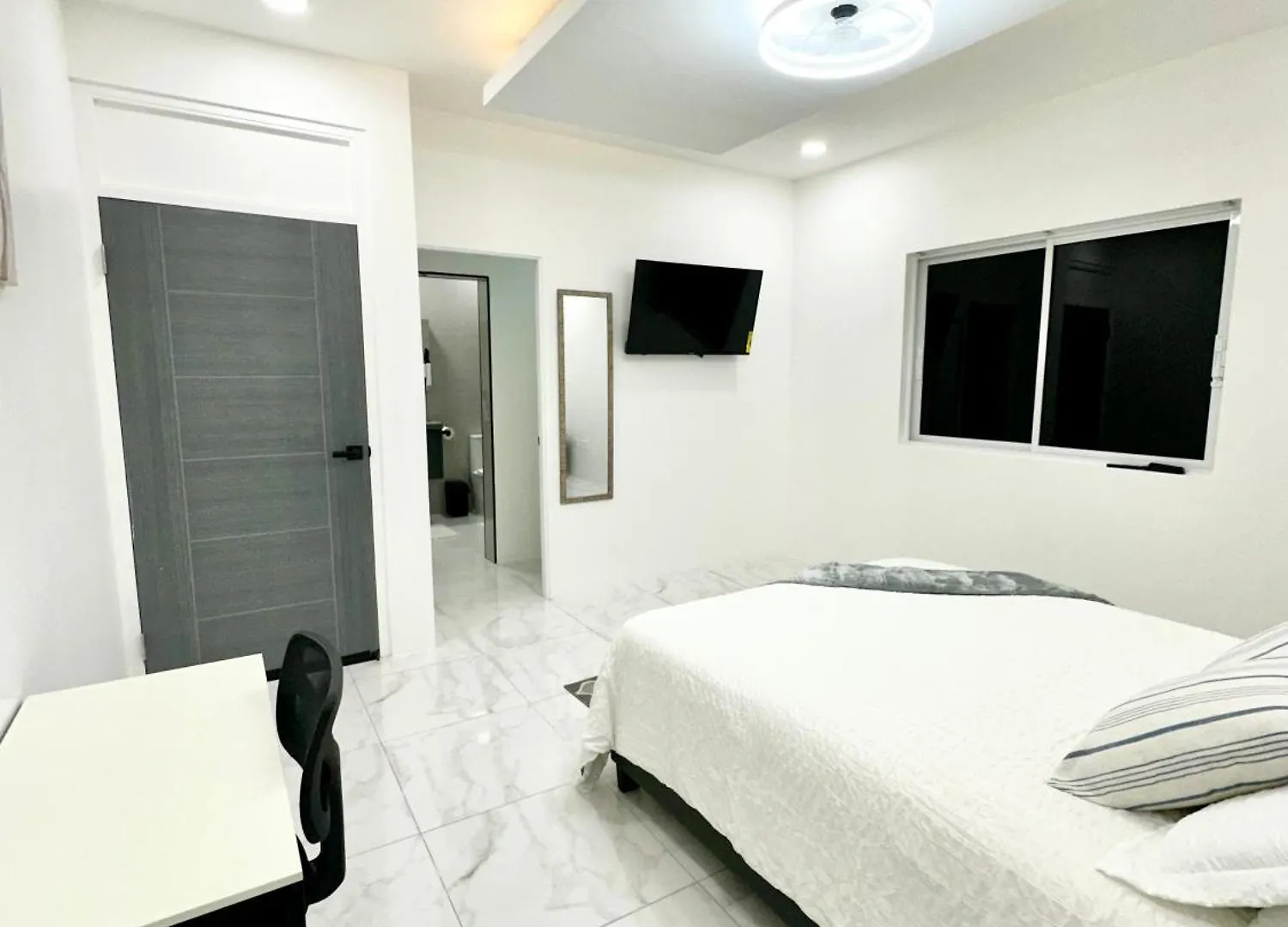 Wymering Suite - Modern 2Br Suite In New Кингстон Апартаменты