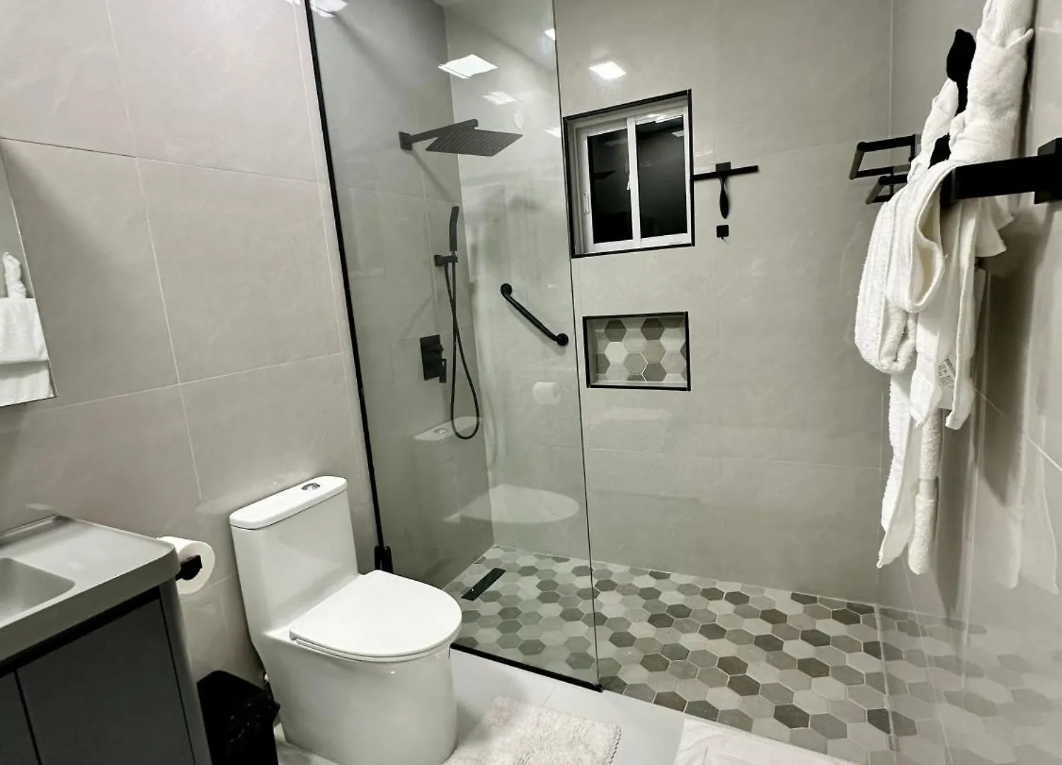 Wymering Suite - Modern 2Br Suite In New Κίνγκστον 0*,